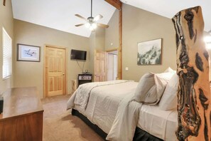 3 bedrooms, iron/ironing board, WiFi, bed sheets - Ready for Snow Adventure? Large Deck & EV Charger (Shaver Lake)