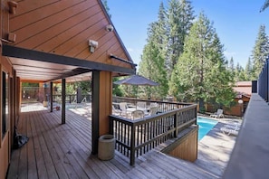 Terrace/patio - Parker's Peak Cabin w BBQ Grill & Community Pool (Shaver Lake)