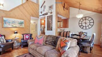 TV, fireplace, offices