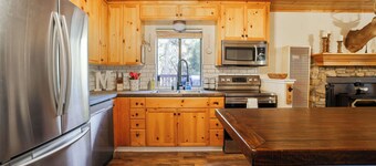 Martin Cabin @Pierpoint By SNP Trail of Giants