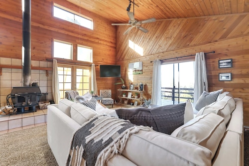 Sierra Nevada Cabin: Arcade, Sauna &Jacuzzi