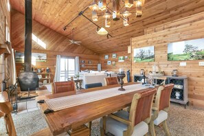 Dining - Sierra Nevada Cabin: Arcade & Jacuzzi (Shaver Lake)