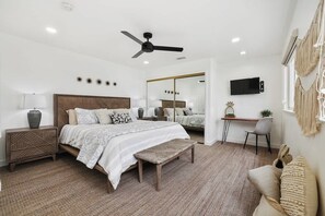 3 chambres, fer et planche à repasser, Wi-Fi, draps fournis