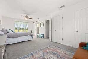 2 Schlafzimmer, Bügeleisen/Bügelbrett, Reisekinderbett, WLAN