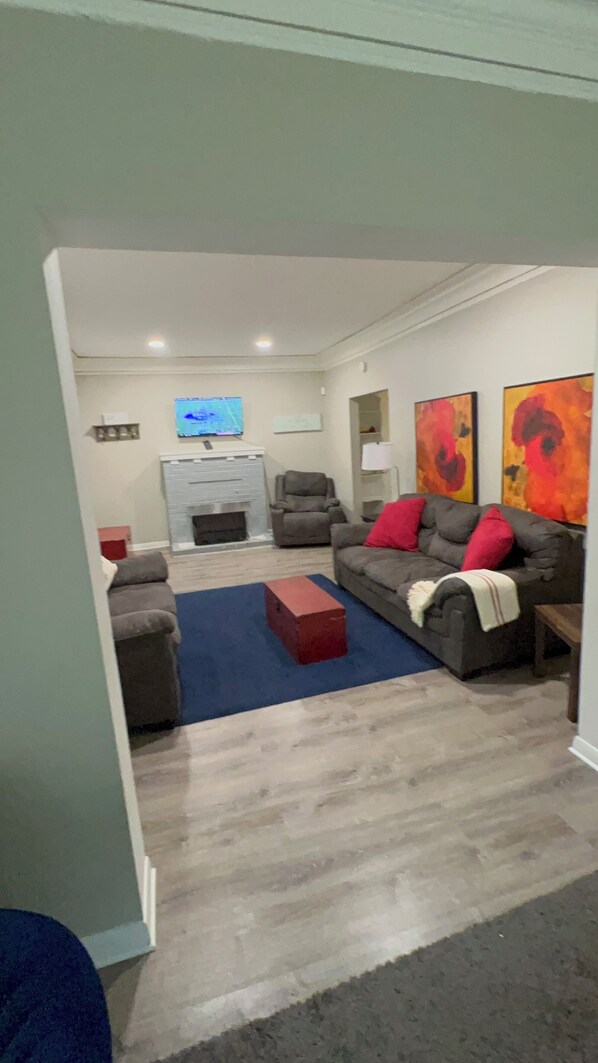 TV, fireplace, offices