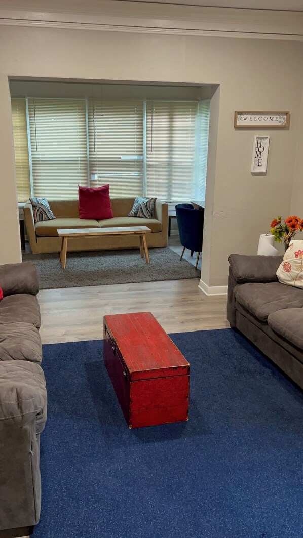 Téléviseur, foyer, bureau