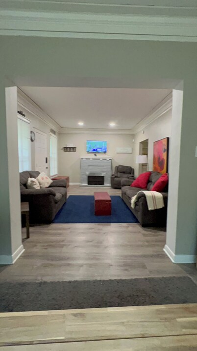 Serene 2 bedroom home in residential neighborhood.