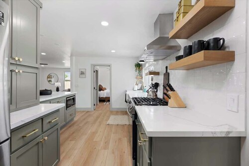 Walk DT Exeter, Drive to Sequoia - School House