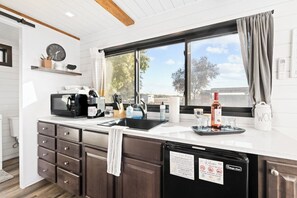 Coffee/tea maker, microwave, cookware/dishes/utensils - Tiny Home on the Farm with Rooftop Views (Tulare)