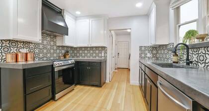 Copper Patch- Luxury Tudor 1930's home!