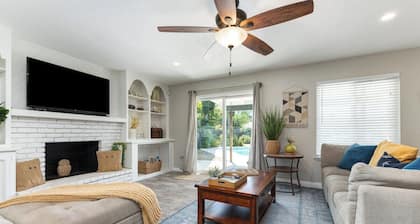 Visalia Luxe CA: 3BR w/ Private Pool, BBQ, & Patio