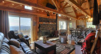 A Lookout at 'The Overlook' - Fall in love with this Rangeley cabin!