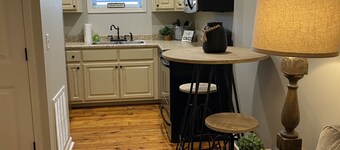 Amazing Suite nestled in downtown Corinth