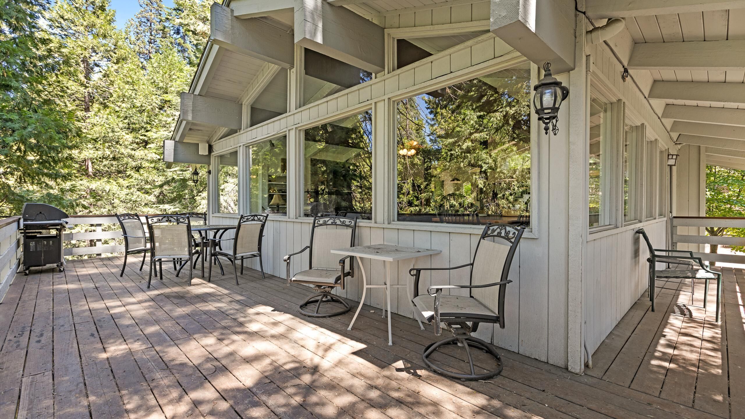 The Treehouse, Welcome to the Cabin Club! Enjoy Treetop Views, Amazing Cabin!