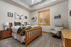 4 Schlafzimmer, Bügeleisen/Bügelbrett, Reisekinderbett, WLAN