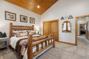 4 bedrooms, iron/ironing board, travel crib, WiFi