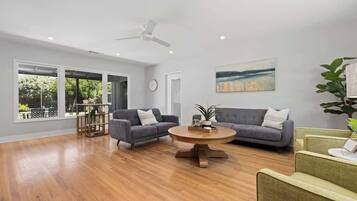 Televisión y oficina