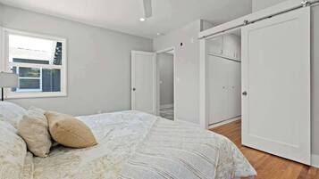 3 bedrooms, iron/ironing board, travel crib, WiFi