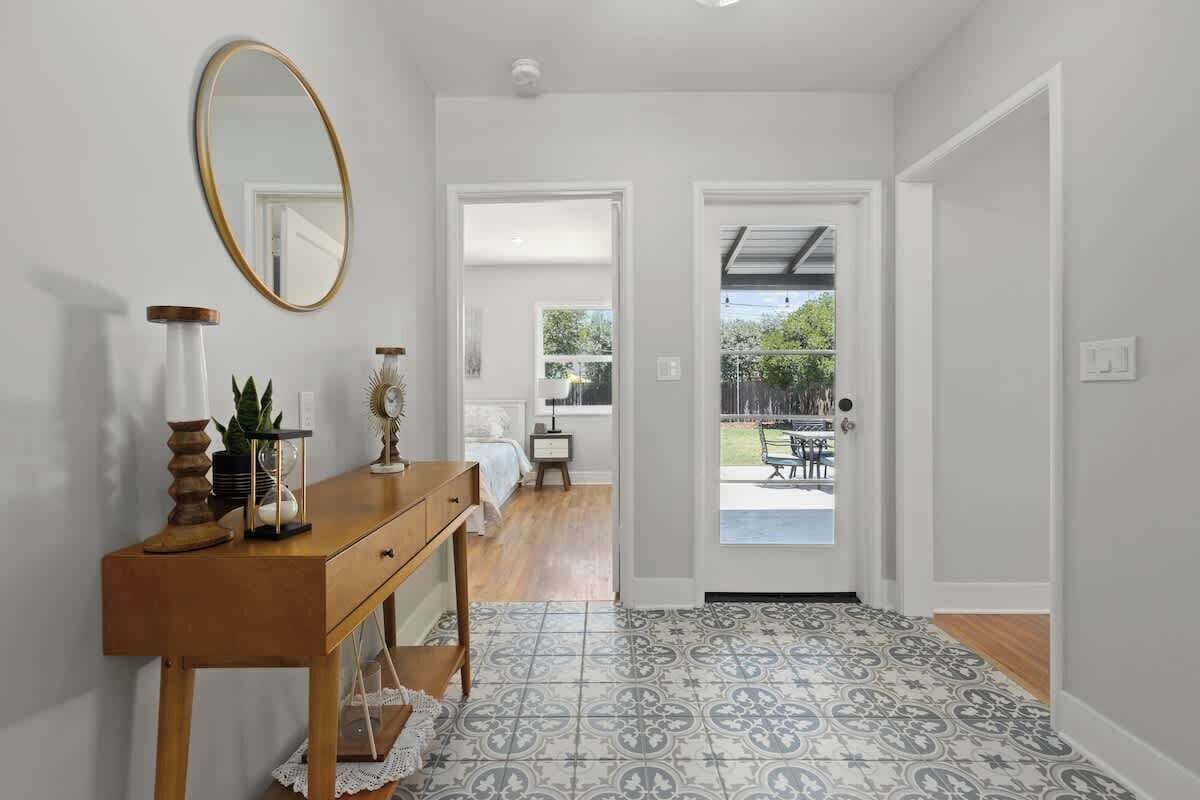 3 habitaciones, tabla de planchar con plancha, cuna de viaje y wifi 