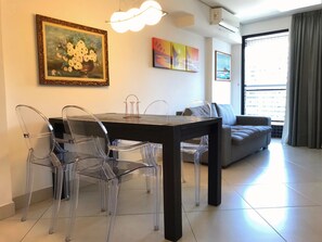 Apartamento estándar, 1 habitación, vistas a la ciudad | Zona de estar