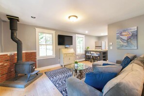 Een televisie en een kantoor