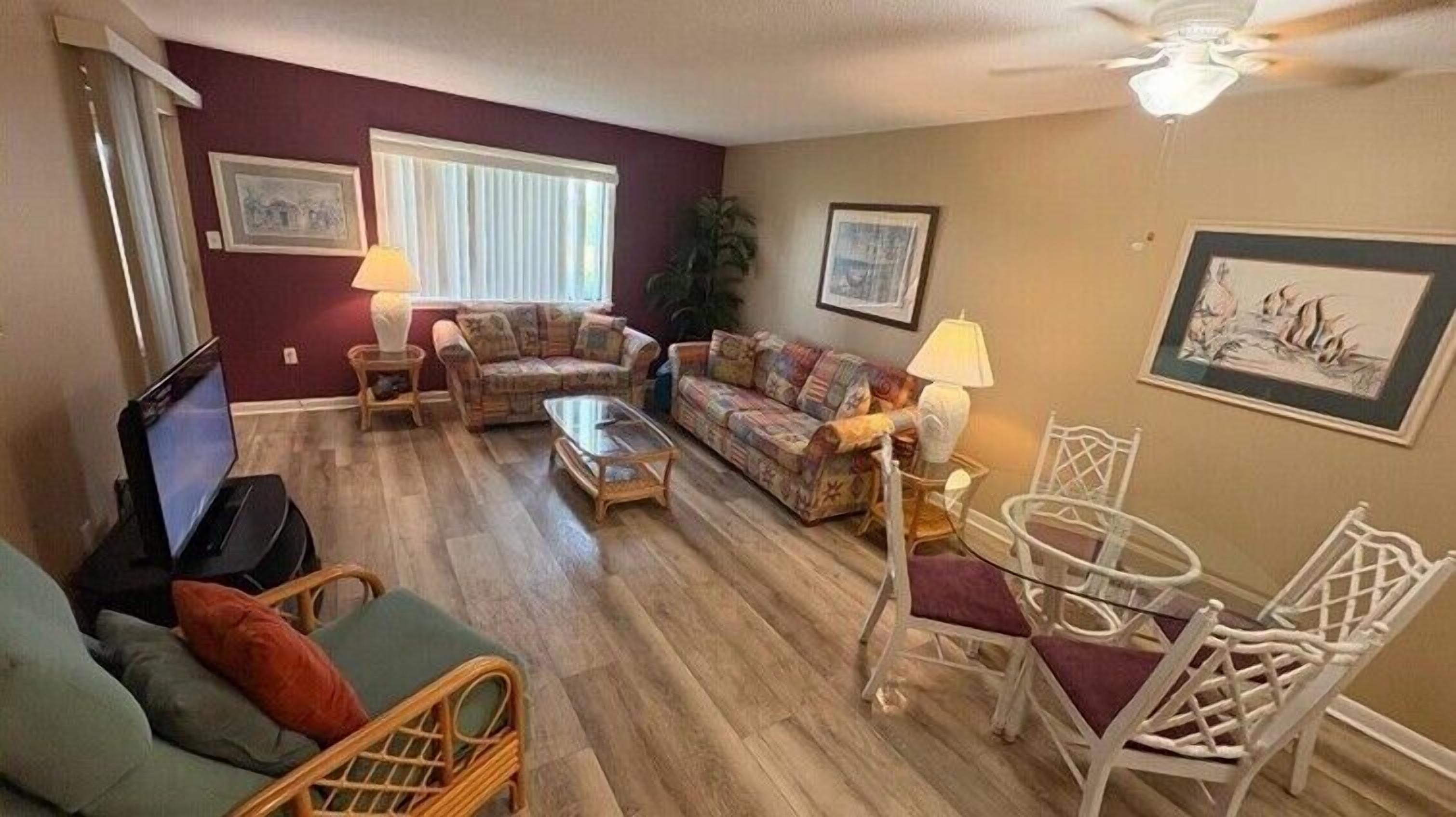 Comfortable Living Room With Sofa Sleeper