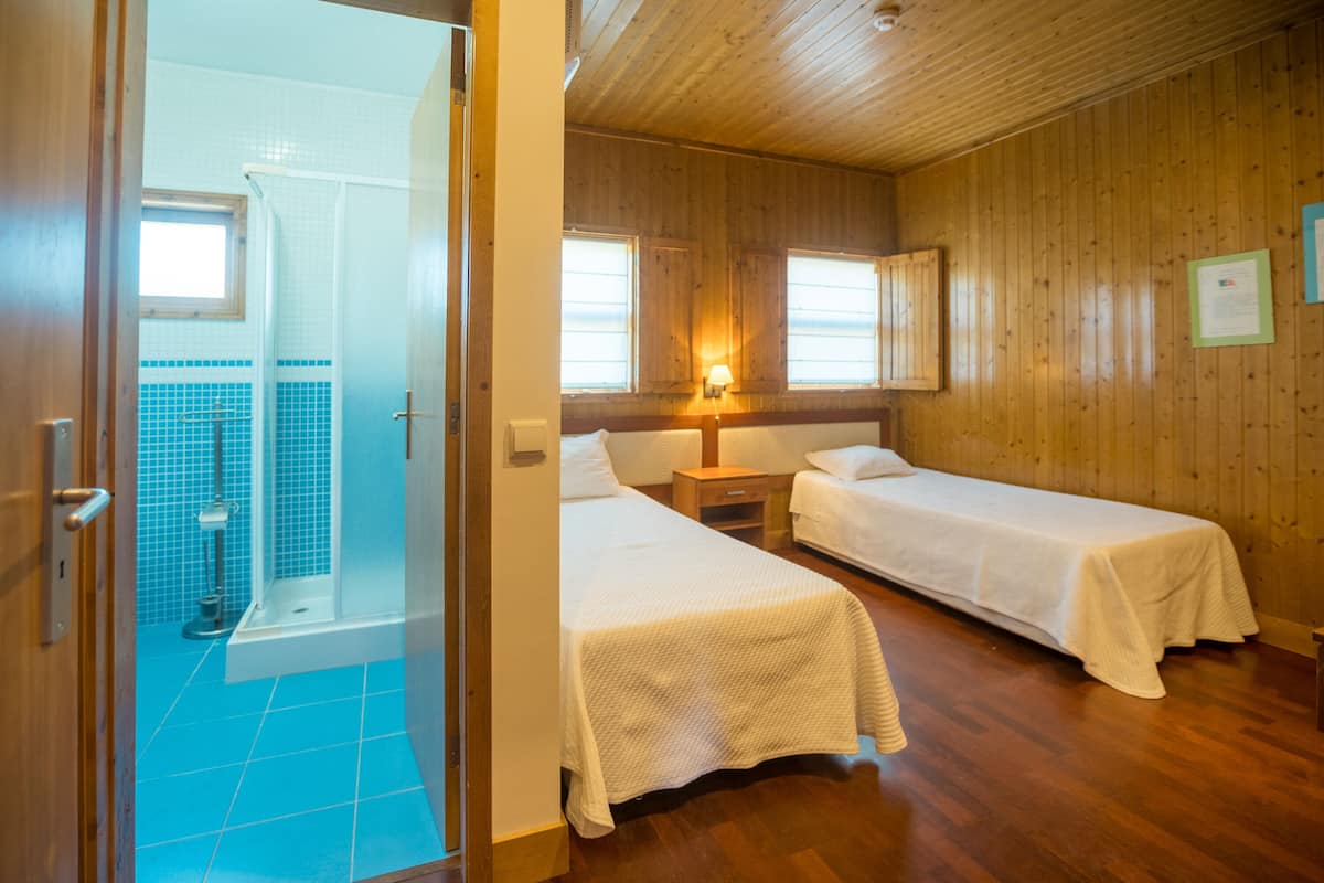 Ferienhaus | 4 Schlafzimmer, Schreibtisch, Bügeleisen/Bügelbrett, kostenloses WLAN