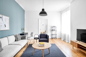 TV, stereo - Amazing Mitte 2BR in central location, by Blueground (Berlin)