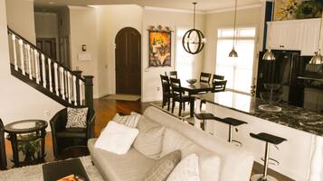 TV, fireplace, stereo