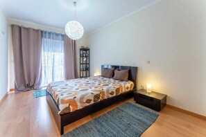 3 Schlafzimmer, Bügeleisen/Bügelbrett, Internetzugang, Bettwäsche