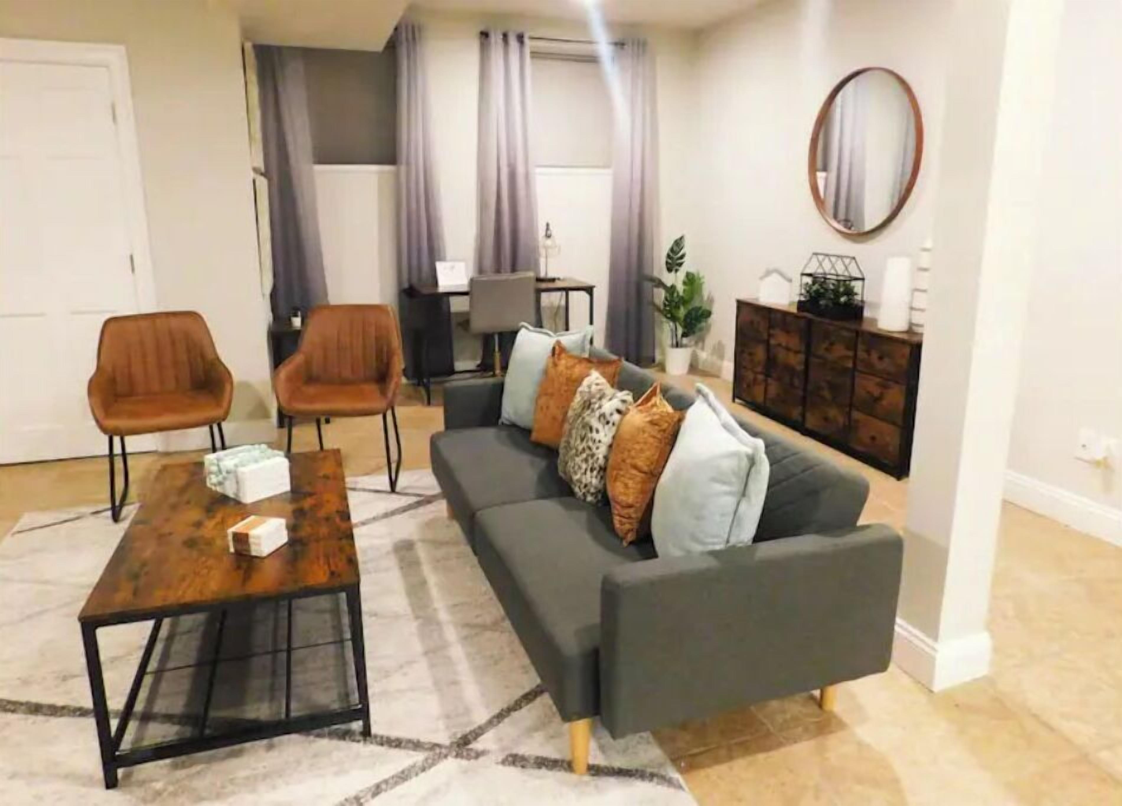 Smart TV, fireplace, stereo