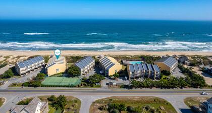 Red Drum: Oceanfront townhome, ocean views from King en suite, community pool & tennis.
