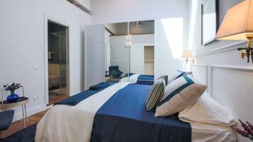 3 Schlafzimmer, Schreibtisch, Bügeleisen/Bügelbrett, WLAN