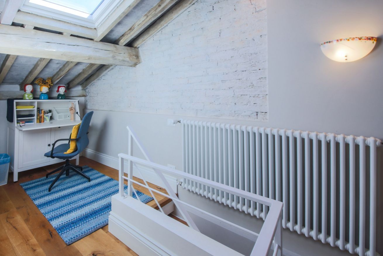 3 Schlafzimmer, Schreibtisch, Bügeleisen/Bügelbrett, WLAN