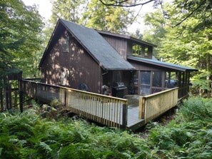 Exterior - Upper Saranac Lake. Beach/dock/boat ramp. King bed, pets, paddle, hike, Olympic (Tupper Lake)