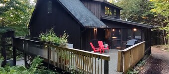 Upper Saranac Lake. Beach/dock/boat ramp. King bed, pets, paddle, hike, Olympic