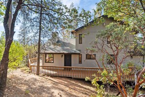 Exterior - Shoreline Retreat (Bass Lake)