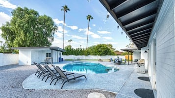 Outdoor pool, sun loungers