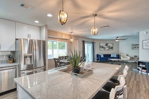 House, Multiple Beds, Pool Access, Garden View (Old Scottsdale Retreat) | Interior