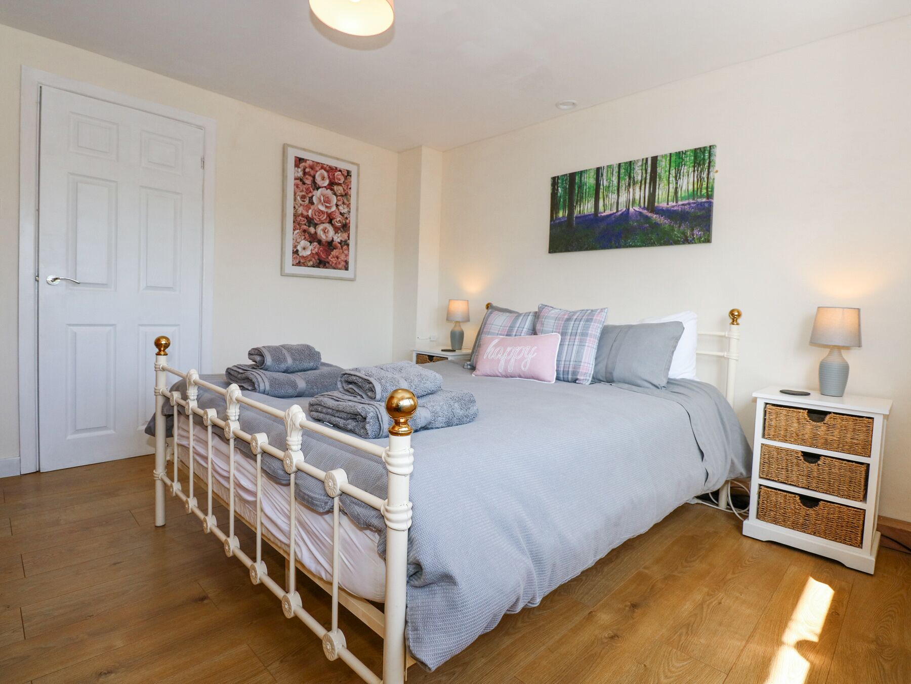 2 bedrooms, individually decorated, individually furnished, free WiFi