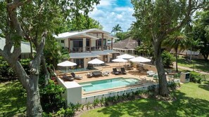 Pool - Latitude 17 - Suite 2 (Mission Beach)