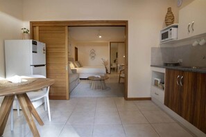 Interior - Latitude 17 - Suite 3 (Mission Beach)