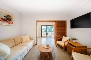 TV - Latitude 17 - Suite 3 (Mission Beach)