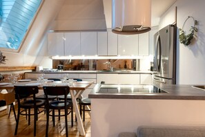 Private kitchen - 2ndhomes Bright & Modern 107m2 Penthouse (Helsinki)
