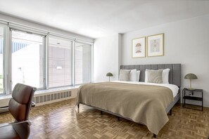 1 bedroom, iron/ironing board, WiFi, bed sheets - Deluxe Back Bay 1BR w/ Gym, nr Copley T, by Blueground (Boston)