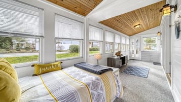 3 bedrooms, iron/ironing board, travel crib, free WiFi