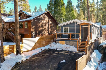 Summer cabin next to the Village total cabin AC!!! 