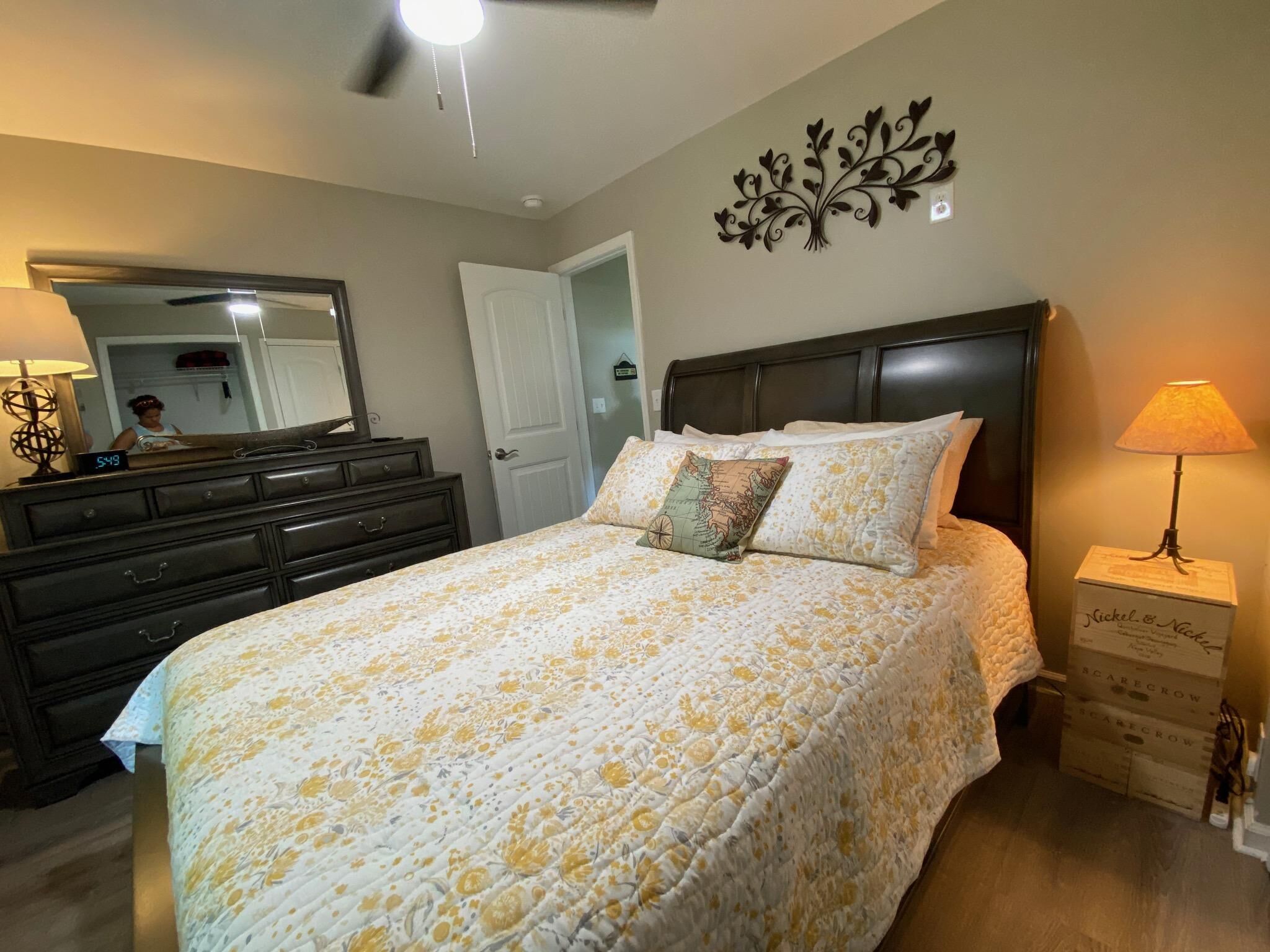 2 bedrooms, desk, iron/ironing board, free WiFi