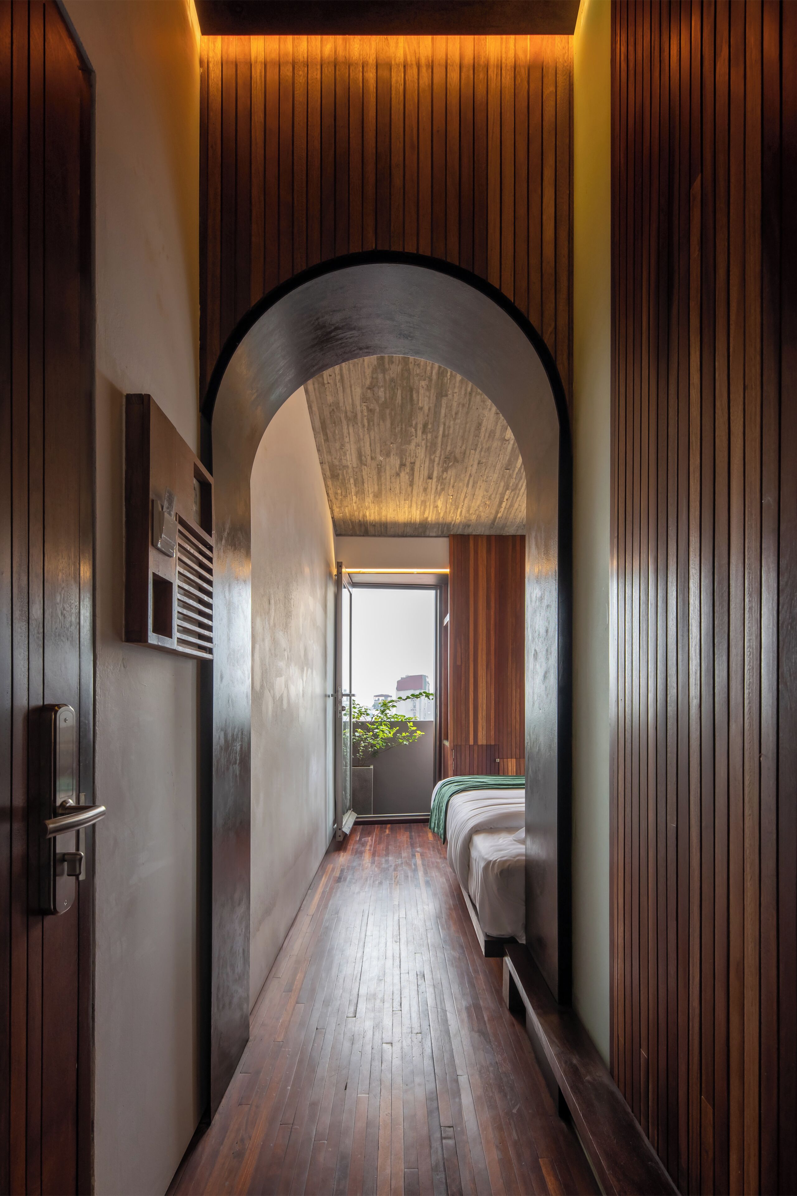 Cozy Room | Premium bedding, in-room safe, desk, laptop workspace