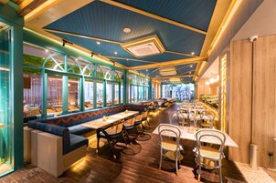 Desayuno buffet incluido todos los días 